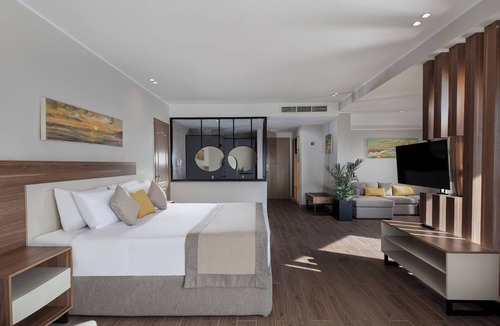 Sahl Hasheeh Hotel | V Grand Beach Resort Sahl Hasheesh