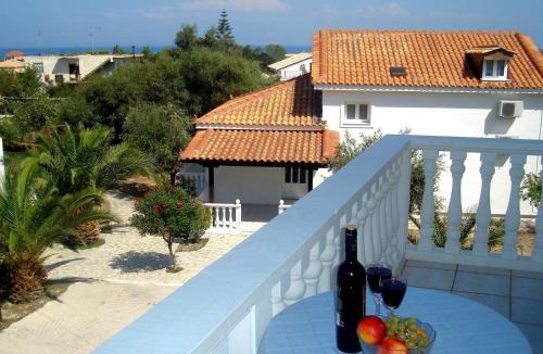 Ano Vasilikos Apartment | Valentino Villas & Apartments