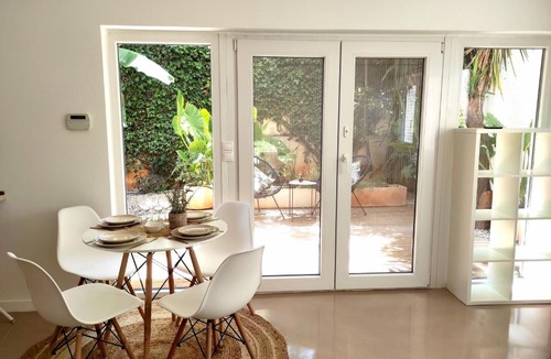 Palaio Faliro Apartment | Viktoria's garden home