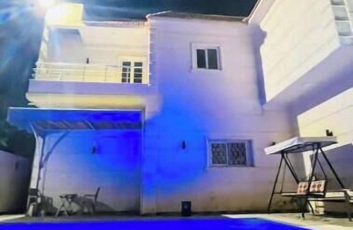Iking Maryut House | Villa Daily Rent Cing Mariot