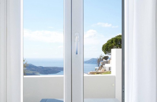 Fira Villa | Villa DALI Danae with large jacuzzi and amazing volcano and caldera view