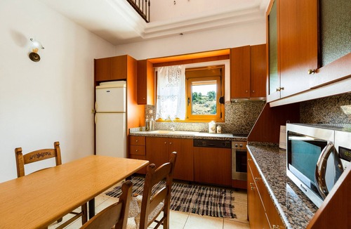 Panormos Villa | Villa Eleutheria, a cozy and private retreat with an outdoor Pool & BBQ!