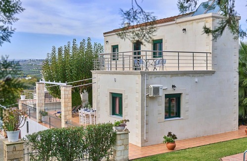Vryses Villa | Villa Elia – Vacation villa with private pool in Vrisses, Crete