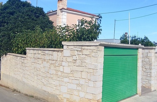Varipetron Villa | Villa Ithaca. Country side villa close to all worth visiting sights in Chania.