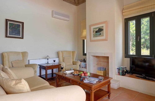 Svoronata Villa | Villa Riaki - Two Bedroom Villa, Sleeps 4