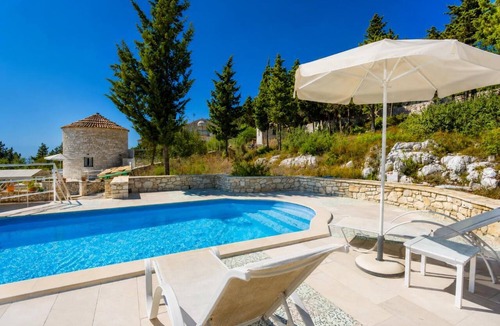 Ieromonachos Villa | Villa Windmill - One Bedroom Villa, Sleeps 2