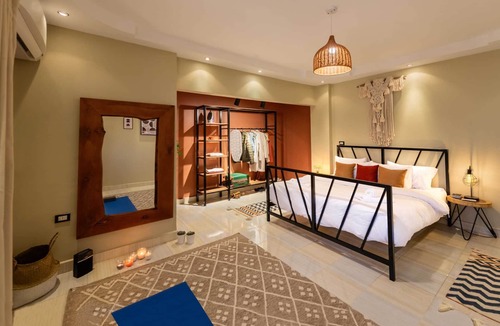 Heliopolis Apartment | Xuru Stays I Play Foosball & Do Yoga - 1 BR Apt. 5 Min To Airport