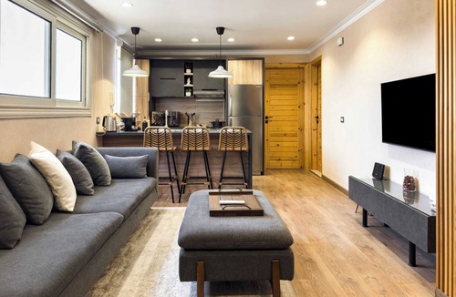 Heliopolis Apartment | Xuru Stays I The 1bdr Rustic Rooftop w/Wow Outdoor Terrace