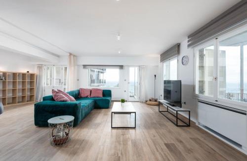 Palaio Faliro Apartment | Zeus3 Beach Front Appartment, 2 BR, Sea View