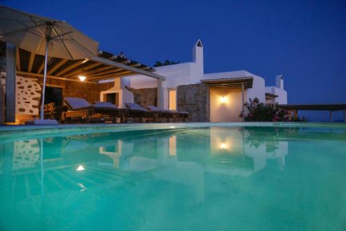 ΑΙΩΡΑ in Mikonos