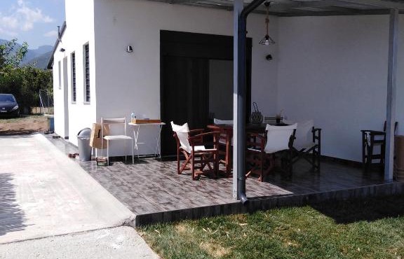 Σπίτι με σοφίτα μπροστά στη θάλασσα in Trápeza