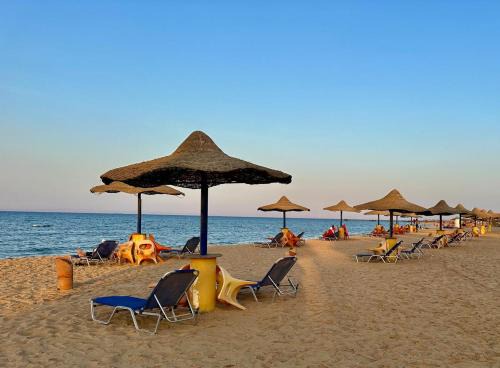 شاليه عائلي بإطلالة جانبية على البحر Venecia resort العين السخنة in Ain Sokhna