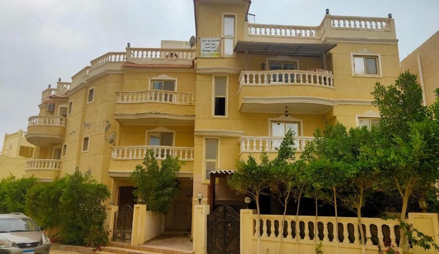 شاليه عايدة بيتش مكيف للعائلات فقط in El Alamein