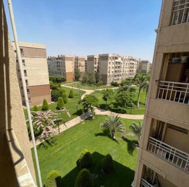شقه في مدينتي غرفتين و صاله مكيفه مفروشه فندقي - Fully Furnished & Air-Conditioned 2-Bedroom Apartment with Large Living Room in Madinaty - 98 sqm in Madinaty