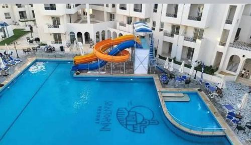 منتجع سانتوريني الساحل الشمالي Santorini Resort apartment in Dawwār Shindī Fannūsh