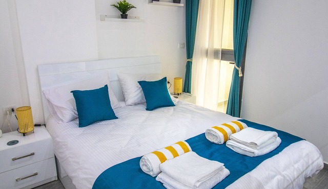 2 Bed Resort Apt-Sleeps 4-Balcony-Hotel Services