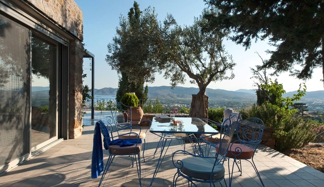 2-Bedroom Villa with private garden in Karystos