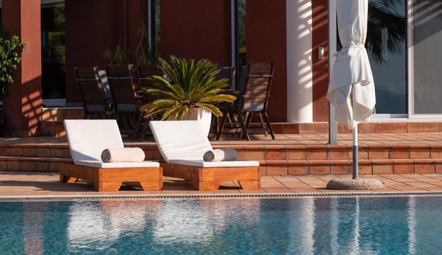 3 Palm Villa in Chalkida