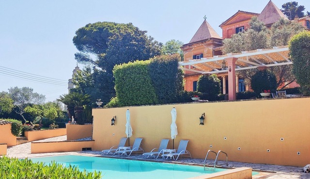 366 sqm Old Mansion,5 bdrms,5 bthrms, sleeps 8, swimming pool in Corfu Greece