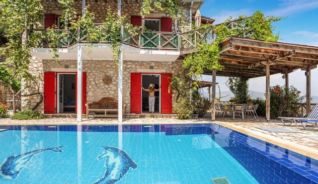 A HOME FROM HOME! Large stone Villa with pool & stunning views - FREE meal out! in Lefkada