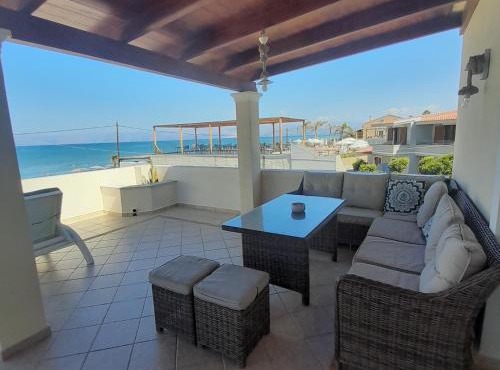 Acharavi, villa next to the beach in Acharavi