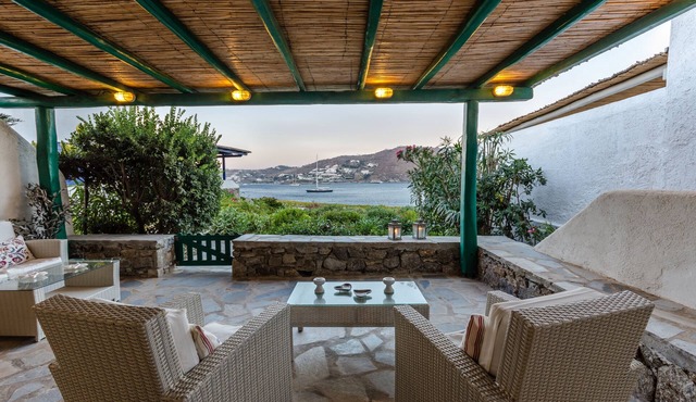 AFRODITE VILLA ON THE SEA (Private pool & beach) in Mykonos
