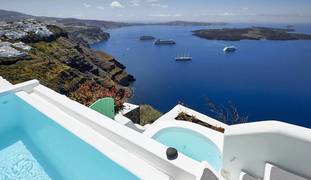 Alegria Suite with infinity pool - My Rental Homes in Fira