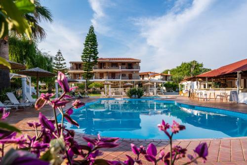 Almira Hotel in Troulos