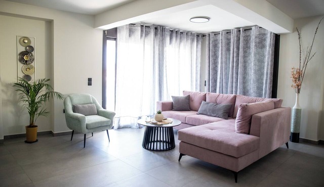 Ampotis Apartment | Stylish Stay by the Chalkida Waterfront in Chalkida