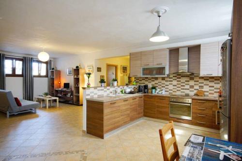Anemona Apartment in Mythimna