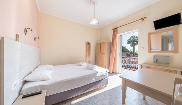 Apartment 'Alex Bar 1' with Sea View, Wi-Fi and Air Conditioning in Parga