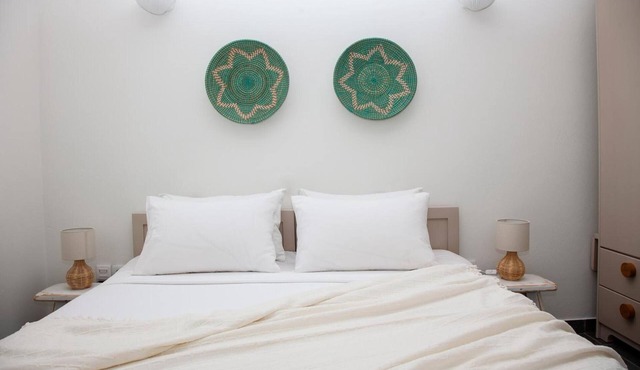 Apartment 'The Cretan Double Room' with Sea View, Wi-Fi and Air Conditioning in Paros