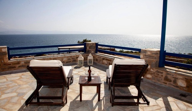 Apartment 'The Mediterranean Junior Suite' with Sea View, Wi-Fi and Air Conditioning in Paros