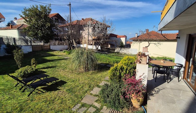 Apartment “Villa Philia – Garden and Fireplace” with Wi-Fi and Air Conditioning in Litochoro