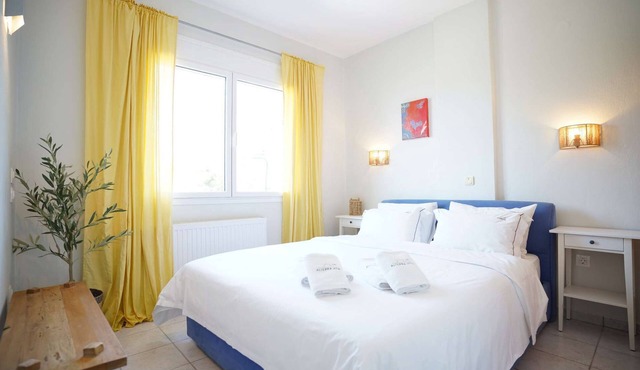 Apartment with panoramic sea view in Neos Marmaras