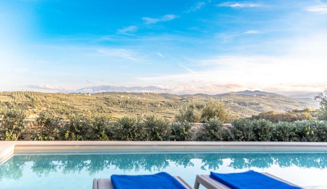 Apithano Heated pool on demand in Spiliá