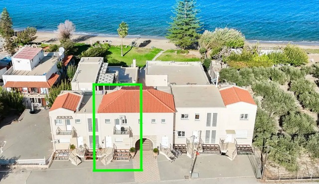 Arena - Beach Villa - - Wifi- Sleep 4 - Sea view - Direct access to beach in Kalyves