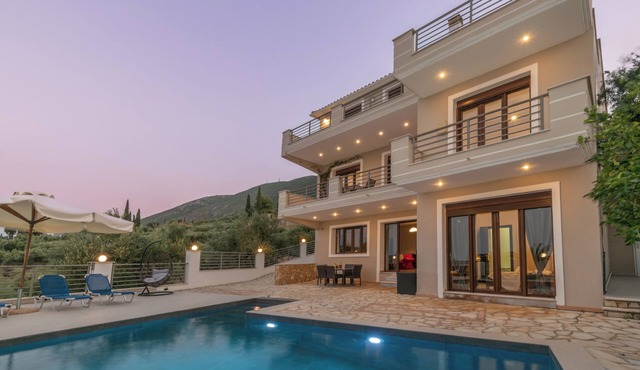 Artemis Oasis Villa with private Pool in Chartata