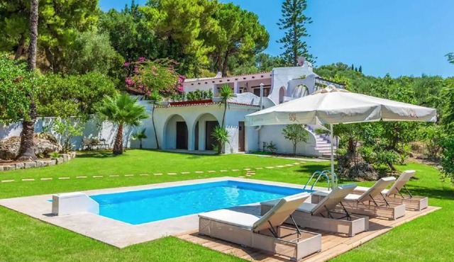Astarte Villas - Hacienda Beach Villa in Zakynthos