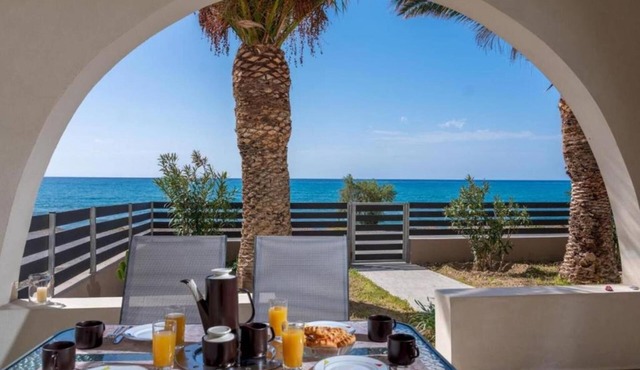 Atalanti Seaside Junior Suite 2 in Keratokampos