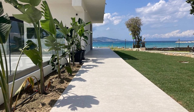 Ayïa suites - Beachfront apartment rentals in Zakynthos