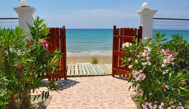 Beachfront Vacation Home "eftichia" in Agios Gordios