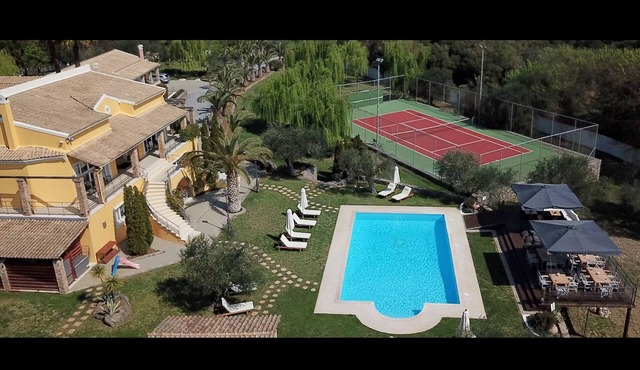 Beautiful 9-Bed Villa in Gouvia with Tennis Court in danilia