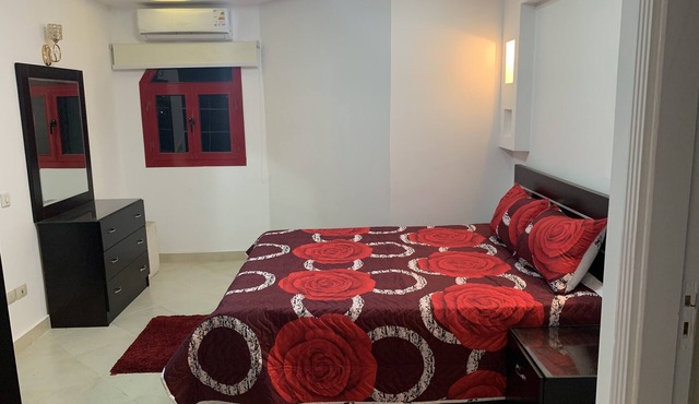 Beautiful Apartment Near the Beach/Pool View