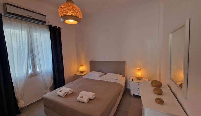 Beautiful Ilios apartment near the center of Andros - 2 minutes walk in Andros