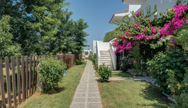 Bed and Breakfast 'Ilios and Irene 9' with Shared Terrace, Wi-Fi and Air Conditioning in Kos