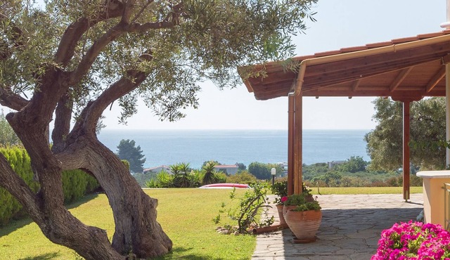 Bellevue, a Summer house with beautiful sea view in Nea Skioni