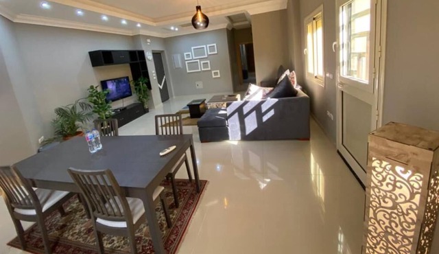 Beverly Hills Flat in Sheikh Zayed City