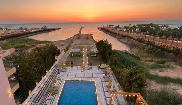 Charming 1-Bedroom Apartment with Ocean Views in Hurghada in Hurghada 2