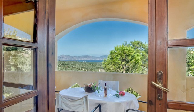 Charming cottage with a unique view in Episkopi Rethymnon